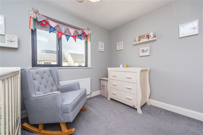https://photos-a.propertyimages.ie/media/8/3/6/4963638/1c1decd5-dd78-4ad3-b005-3e65f4341f18_l.jpg