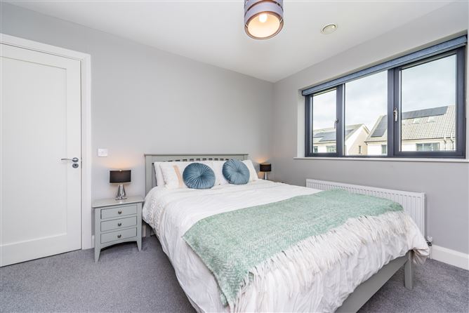 https://photos-a.propertyimages.ie/media/8/3/6/4963638/1c1decd5-dd78-4ad3-b005-3e65f4341f18_l.jpg