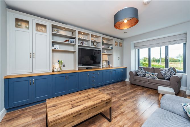 https://photos-a.propertyimages.ie/media/8/3/6/4963638/1c1decd5-dd78-4ad3-b005-3e65f4341f18_l.jpg