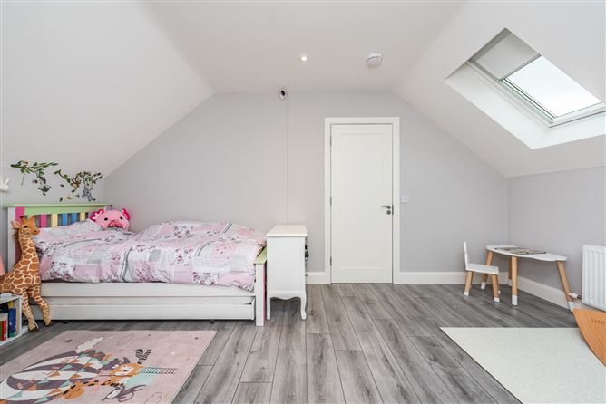 https://photos-a.propertyimages.ie/media/8/3/6/4963638/1c1decd5-dd78-4ad3-b005-3e65f4341f18_l.jpg