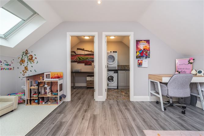 https://photos-a.propertyimages.ie/media/8/3/6/4963638/1c1decd5-dd78-4ad3-b005-3e65f4341f18_l.jpg