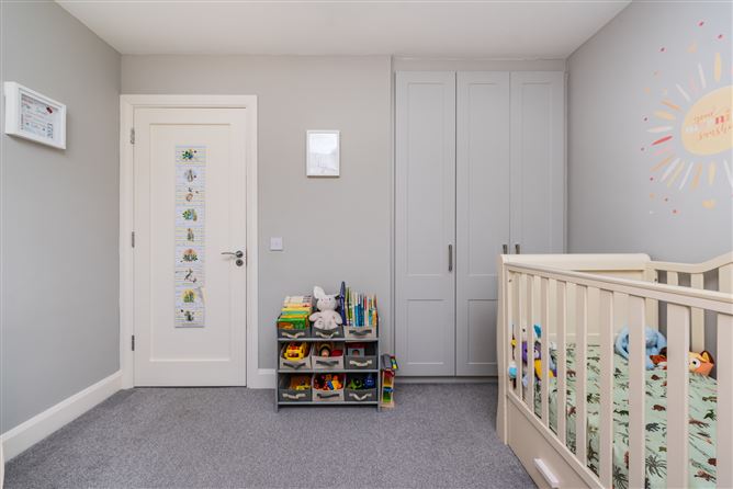 https://photos-a.propertyimages.ie/media/8/3/6/4963638/1c1decd5-dd78-4ad3-b005-3e65f4341f18_l.jpg