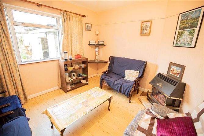 63, Shanowen Park, Santry, Dublin 9