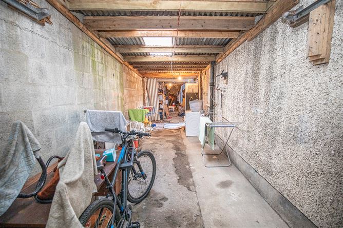63, Shanowen Park, Santry, Dublin 9