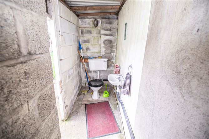 63, Shanowen Park, Santry, Dublin 9