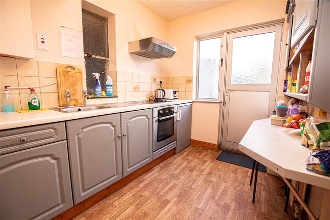 63, Shanowen Park, Santry, Dublin 9