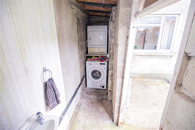63, Shanowen Park, Santry, Dublin 9