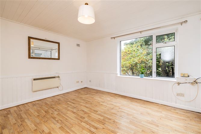 https://photos-a.propertyimages.ie/media/8/3/8/4825838/d015e877-00fe-49e3-9c47-20b174d2a49f_l.jpg