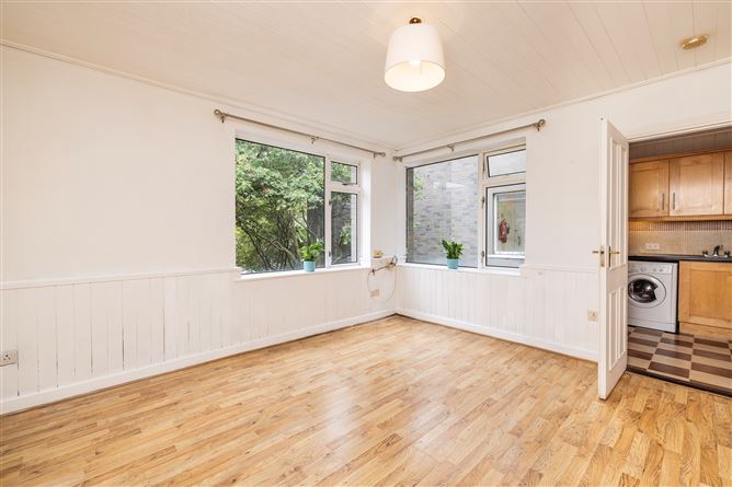 https://photos-a.propertyimages.ie/media/8/3/8/4825838/d015e877-00fe-49e3-9c47-20b174d2a49f_l.jpg