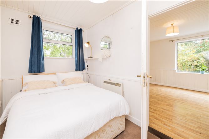 https://photos-a.propertyimages.ie/media/8/3/8/4825838/d015e877-00fe-49e3-9c47-20b174d2a49f_l.jpg