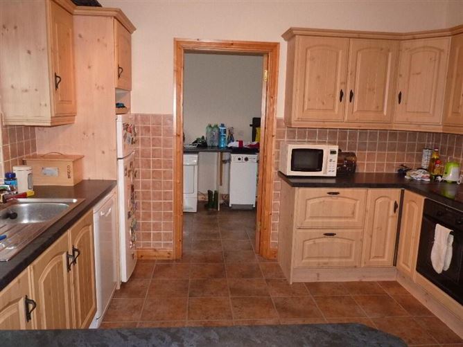 27 Greenhills, Ballinameen, REA Brady 3466938