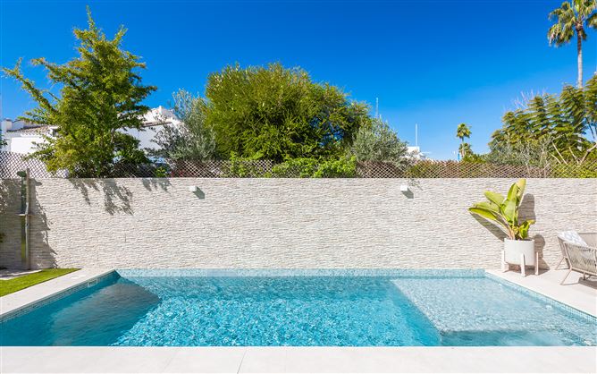 {name:Malaga, codeiso:MA}, San Pedro de Alcantara, Spain - COSTA-01021P