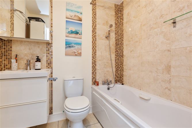 Apt, 88 Mayeston Square, Finglas, Dublin 11