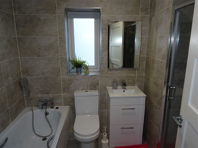 24 The Grange, Donegal Town , Donegal Town, Donegal