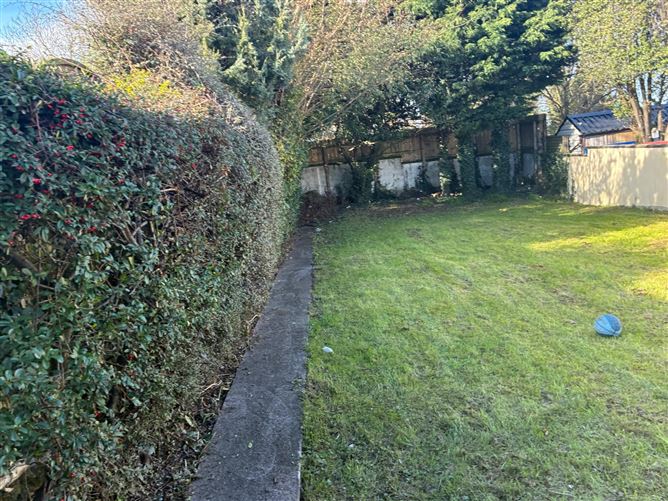 34 The Grove, Kingswood, Dublin 24