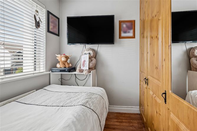 Photo 19 of 28 — 27 Earlsfort Close, Lucan, Co. Dublin