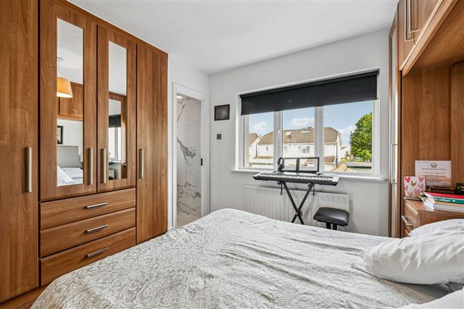 Photo 14 of 28 — 27 Earlsfort Close, Lucan, Co. Dublin