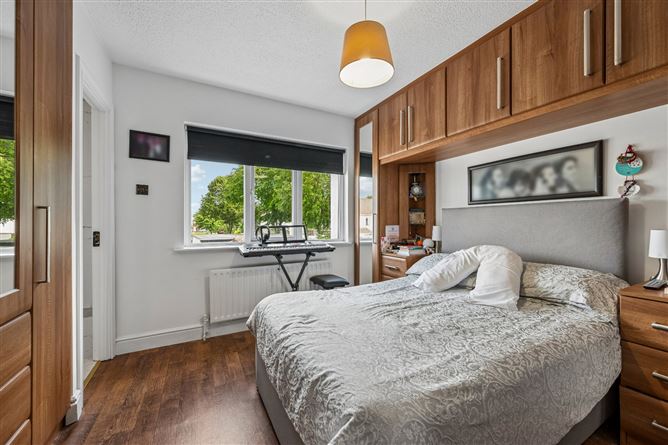 Photo 13 of 28 — 27 Earlsfort Close, Lucan, Co. Dublin