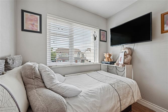 Photo 18 of 28 — 27 Earlsfort Close, Lucan, Co. Dublin