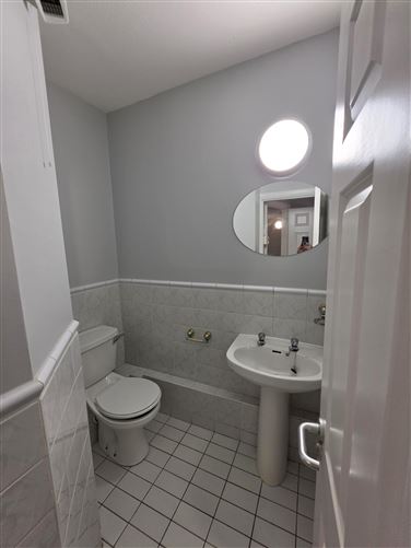 Photo 14 of 17 — APARTMENT 110 MOUNT KENNETT APARTMENTS MOUNT KENNETT PLACE DOCK ROAD, City Centre (Limerick), Limerick City