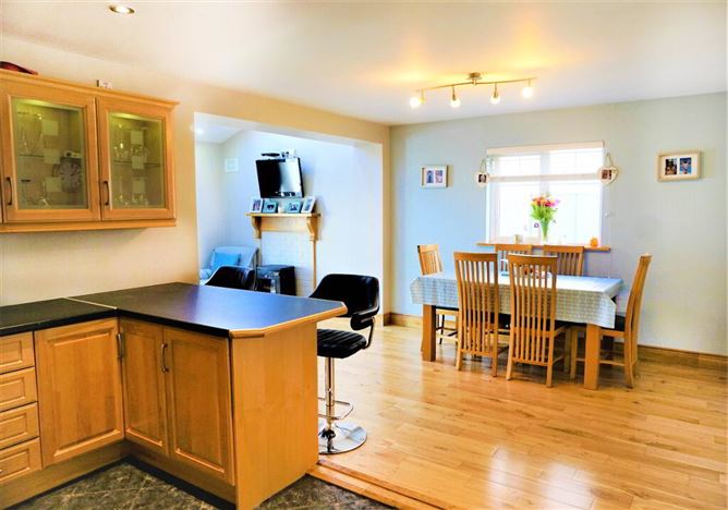 65 Feltham Hall, Carlow