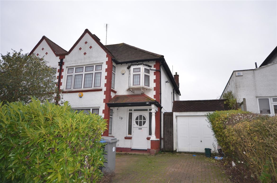 Private, Park Chase, Wembley