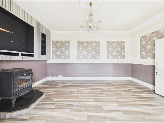 2 Sweetbriar Park, Tramore, Co. Waterford
