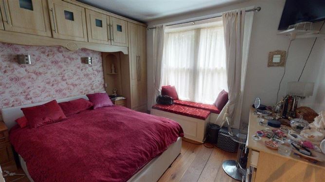 Private, Lake Road, Co. Cork