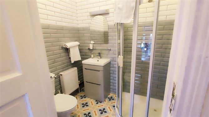 Private, Lake Road, Co. Cork