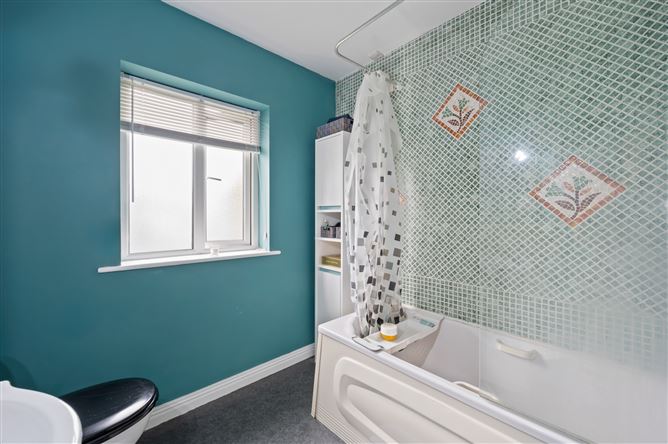 10 Upper Clevedon, Carrigaline, Cork