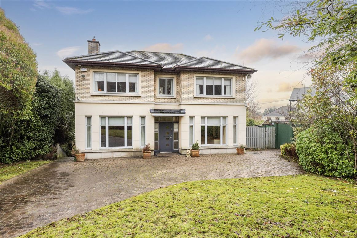 17 Belarmine Park, Stepaside, Dublin 18