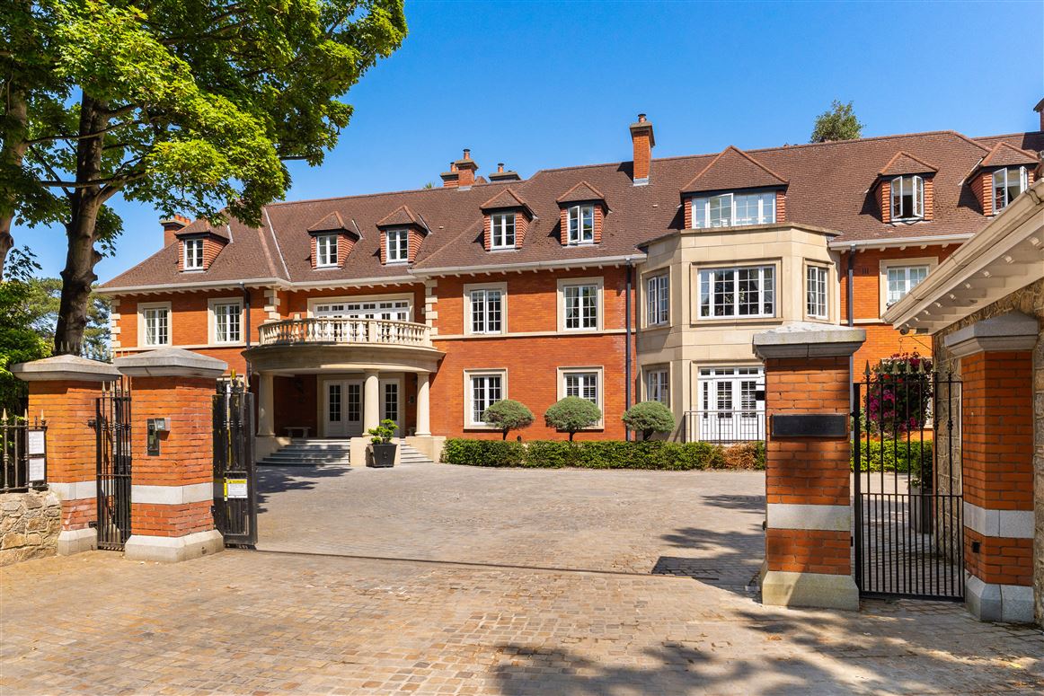 26 Hollybrook, Brighton Road, Foxrock, Dublin 18