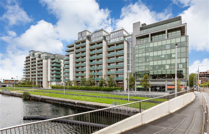 12 Longford House, Spencer Dock, Dublin 1