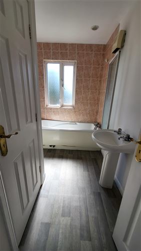 Photo 28 of 36 — No. 60 Springfields, Waterford Road, Kilkenny, Kilkenny, Kilkenny
