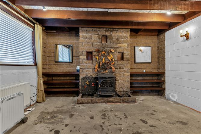 Unique Hideaway on c. 2 Acres, Scalp, Hollywood, Wicklow