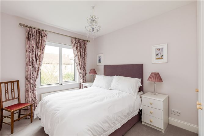 3 Chesterfield Avenue, Castleknock, Dublin 15