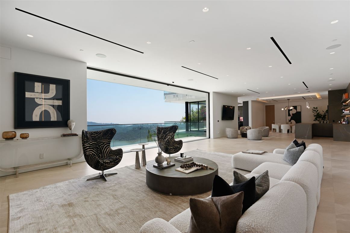 Opulent Echo,Los Angeles,California,USA