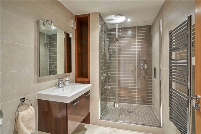 2 Thulla, Dunbo Hill, Howth, Co. Dublin