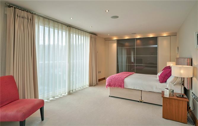 2 Thulla, Dunbo Hill, Howth, Co. Dublin
