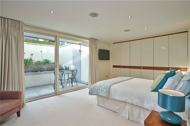 2 Thulla, Dunbo Hill, Howth, Co. Dublin