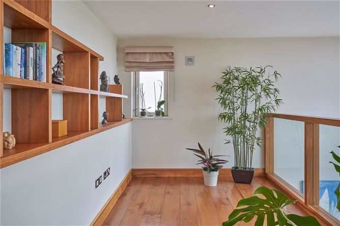 2 Thulla, Dunbo Hill, Howth, Co. Dublin