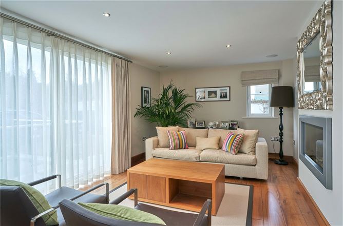 2 Thulla, Dunbo Hill, Howth, Co. Dublin