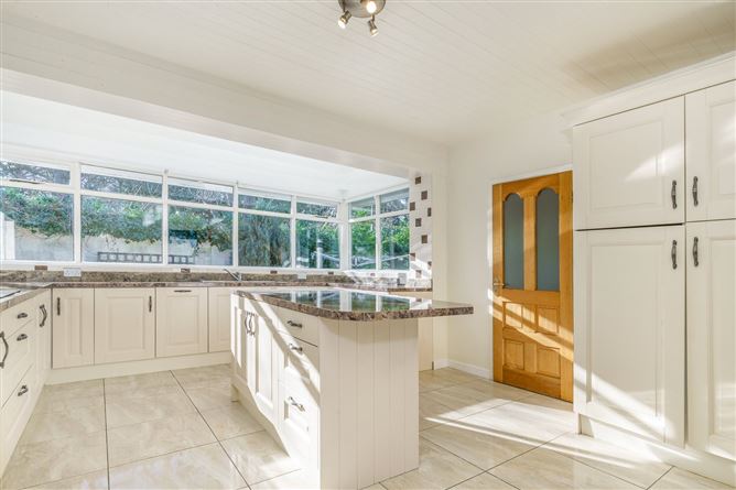 Tenchleigh, 9 The Thicket, Hainault Road, Foxrock, Dublin 18