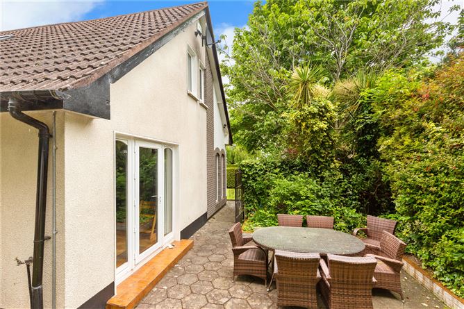 Tenchleigh, 9 The Thicket, Hainault Road, Foxrock, Dublin 18