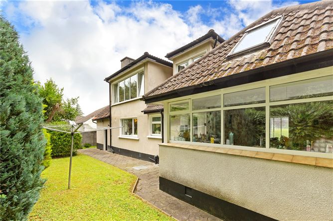 Tenchleigh, 9 The Thicket, Hainault Road, Foxrock, Dublin 18