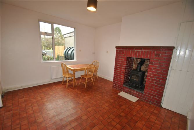 6 The Crescent, Roscrea, Co. Tipperary