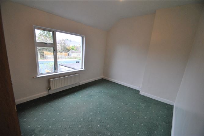 6 The Crescent, Roscrea, Co. Tipperary