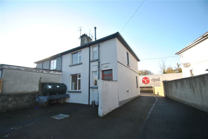 6 The Crescent, Roscrea, Co. Tipperary