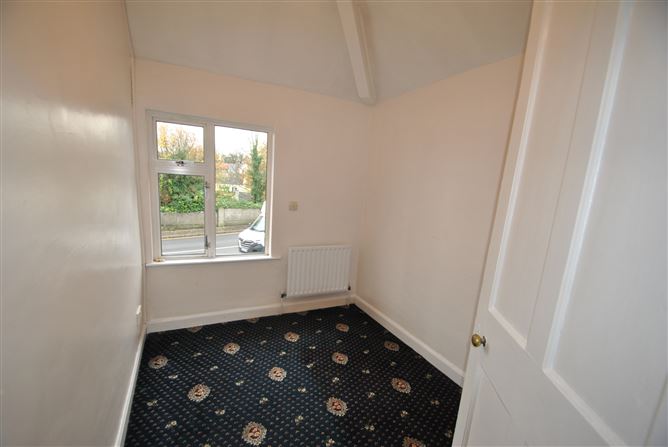6 The Crescent, Roscrea, Co. Tipperary