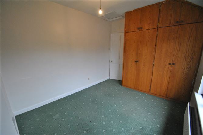 6 The Crescent, Roscrea, Co. Tipperary